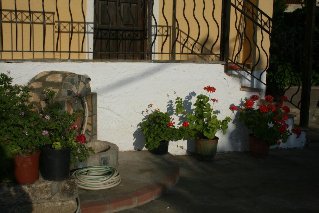 Xenios Loutra Village Karnagio Exterior photo