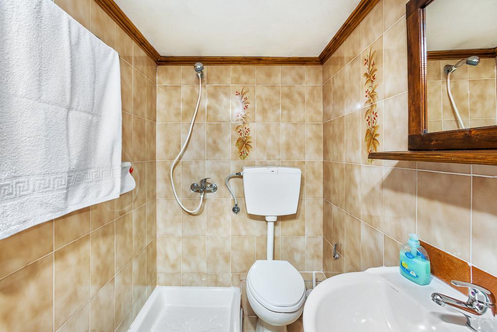 Xenios Loutra Village Karnagio Exterior photo