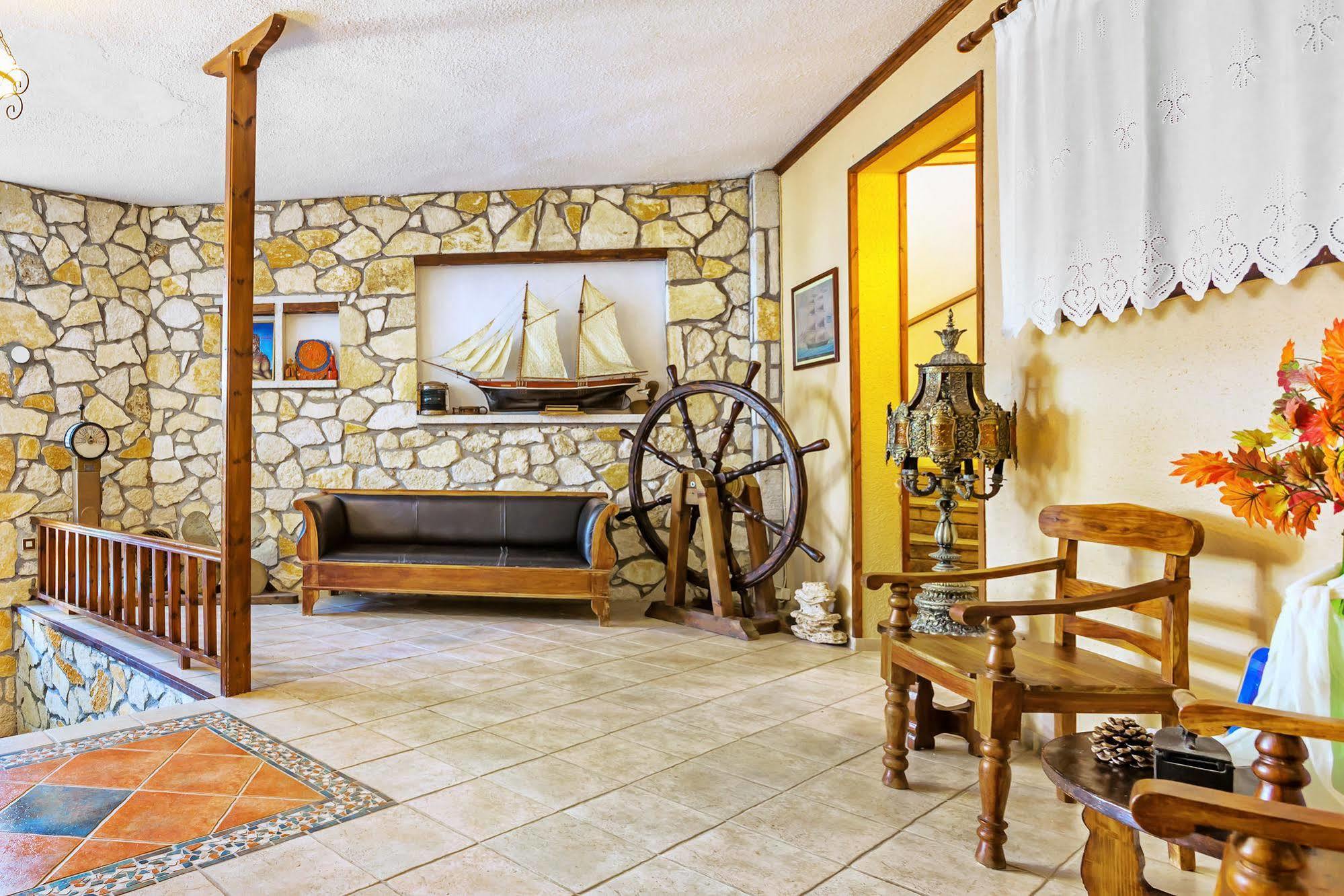 Xenios Loutra Village Karnagio Exterior photo